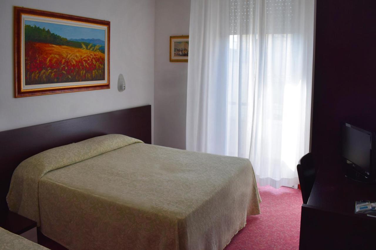 Hotel Igea Spiaggia Bellaria-Igea Marina Exteriör bild