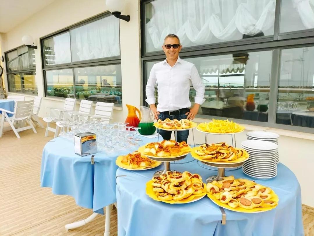 Hotel Igea Spiaggia Bellaria-Igea Marina Exteriör bild