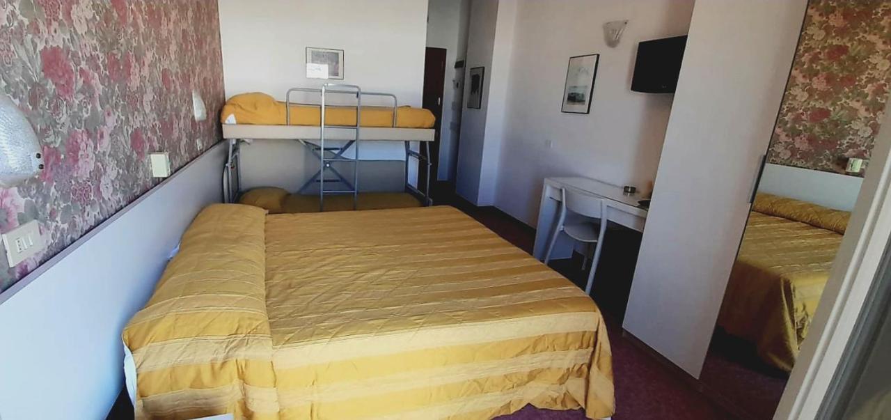 Hotel Igea Spiaggia Bellaria-Igea Marina Exteriör bild