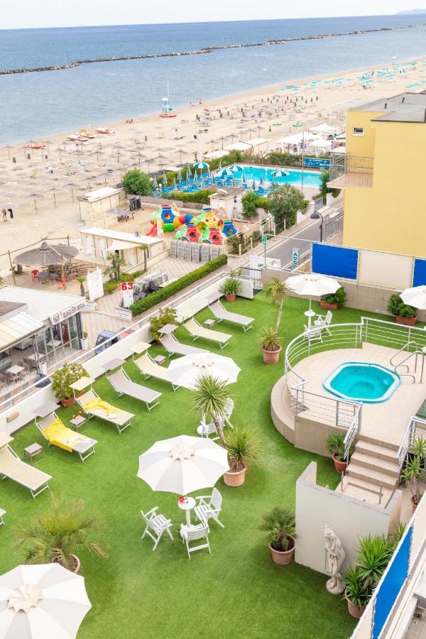 Hotel Igea Spiaggia Bellaria-Igea Marina Exteriör bild