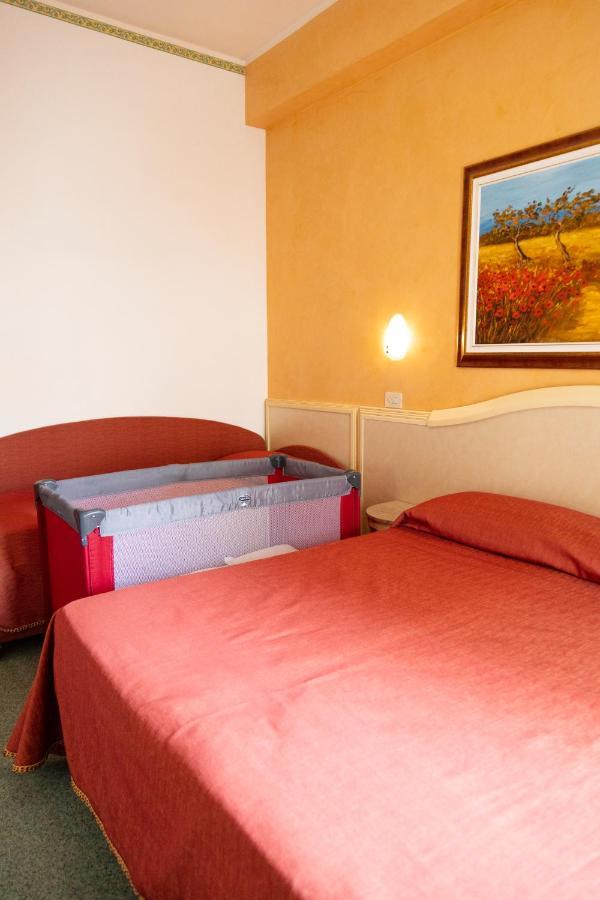 Hotel Igea Spiaggia Bellaria-Igea Marina Exteriör bild